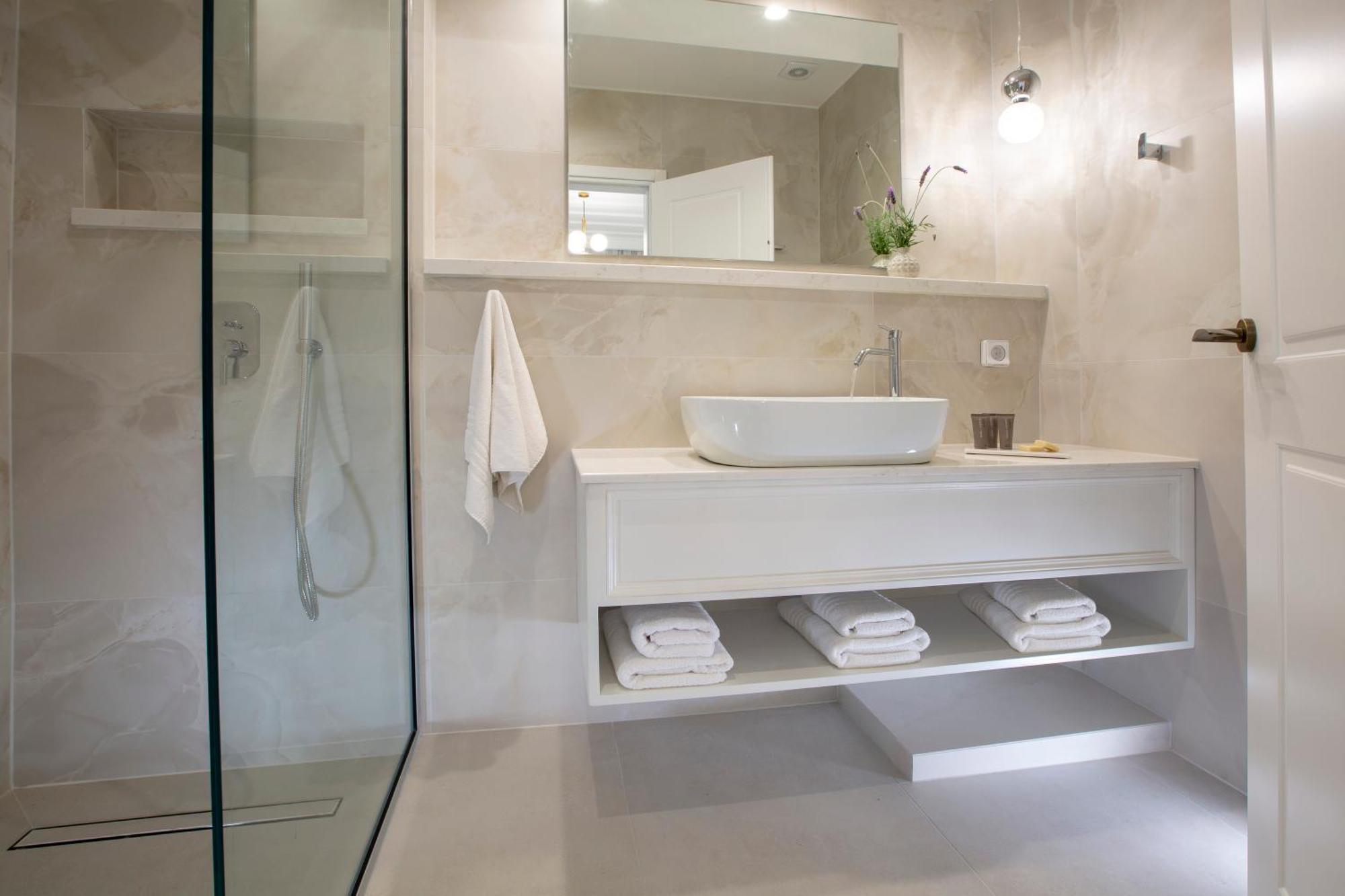 Lefko & Apartahotel 2*